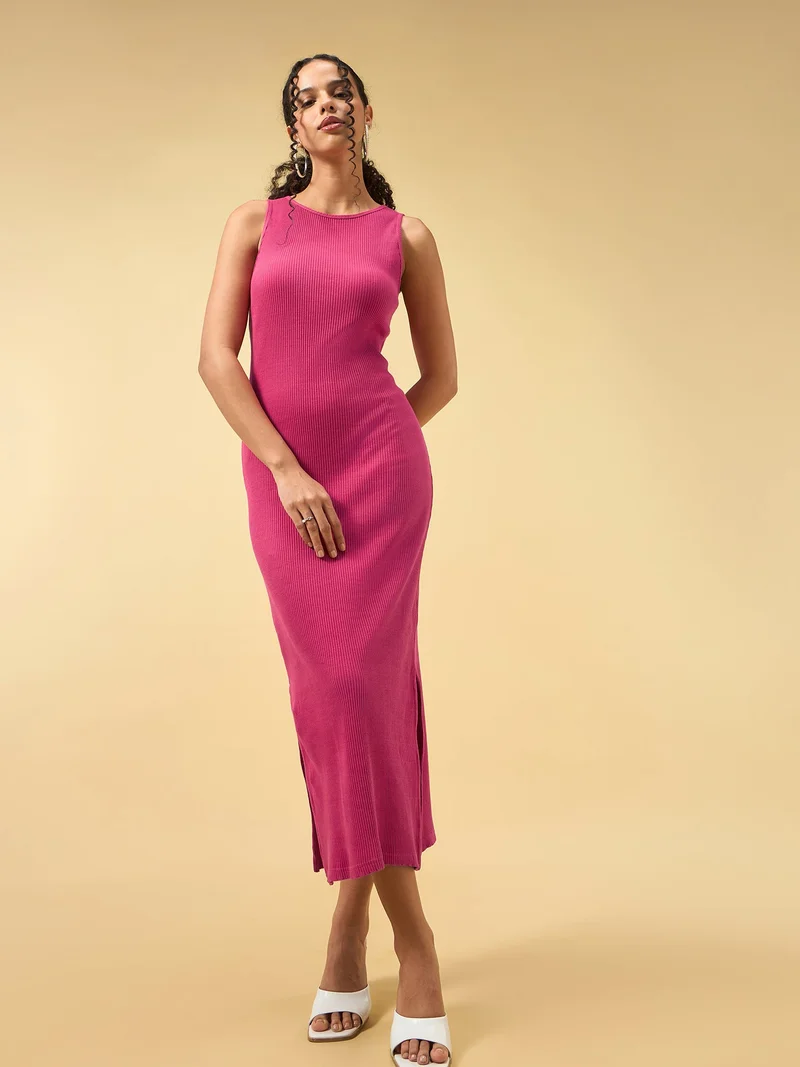 أوجيدر فستان ضيق وردي سادة بفتحة جانبية